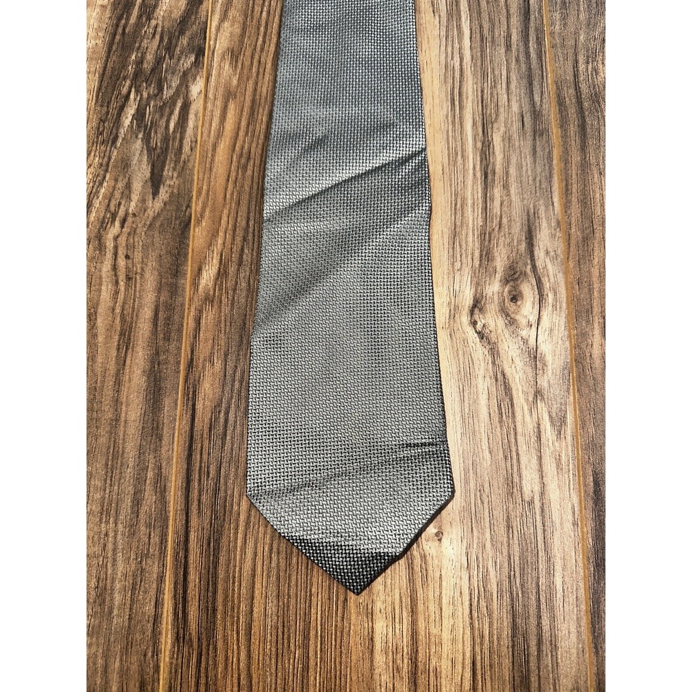 Van Heusen‎ Men's Neck Tie 100% Silk RN 43170
